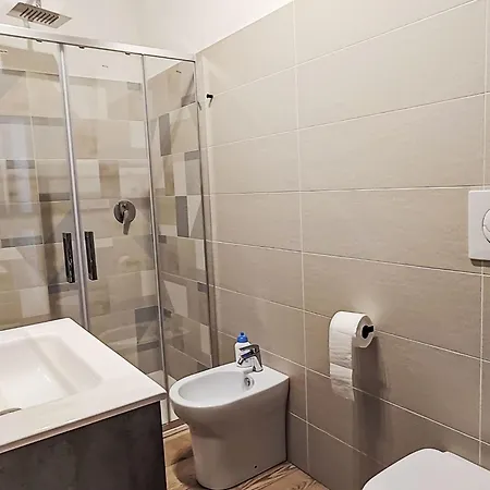 Indipendente 14 By Interhome Apartman